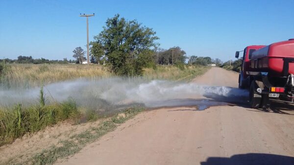 Tanques sobre Camión + bomberos - Imagen 3