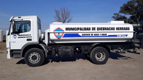 Equipo de riego sobre camión - Imagen 3